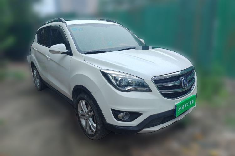 Used CHANGAN CS35 2016 1.6L Manual Luxury Model China IV Standard Front Right 45 Deg
