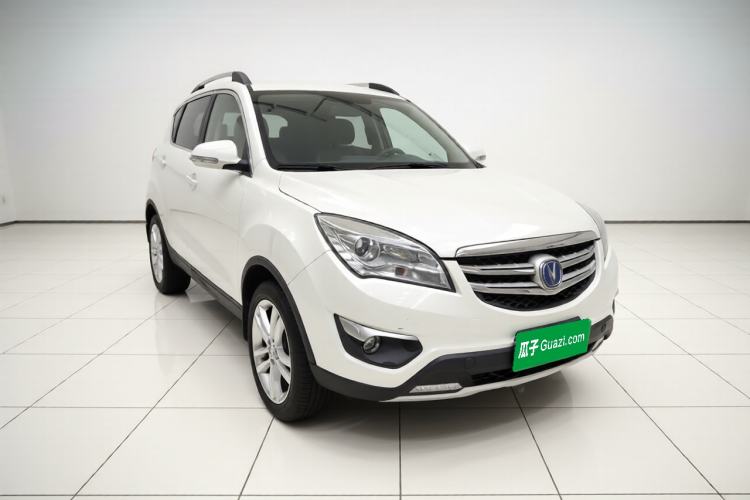 Used CHANGAN CS35 2016 1.6L Manual Luxury Model China IV Standard Front Right 45 Deg