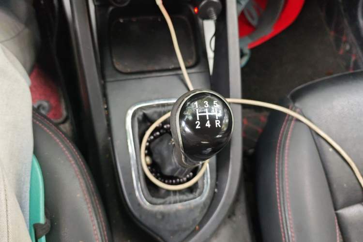 Used CHANGAN CS35 2016 1.6L Manual Luxury Model China IV Standard Gear Lever