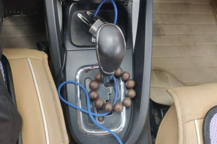 Used CHANGAN CS35 2016 1.6L Automatic Luxury Model China IV Standard Gear Lever