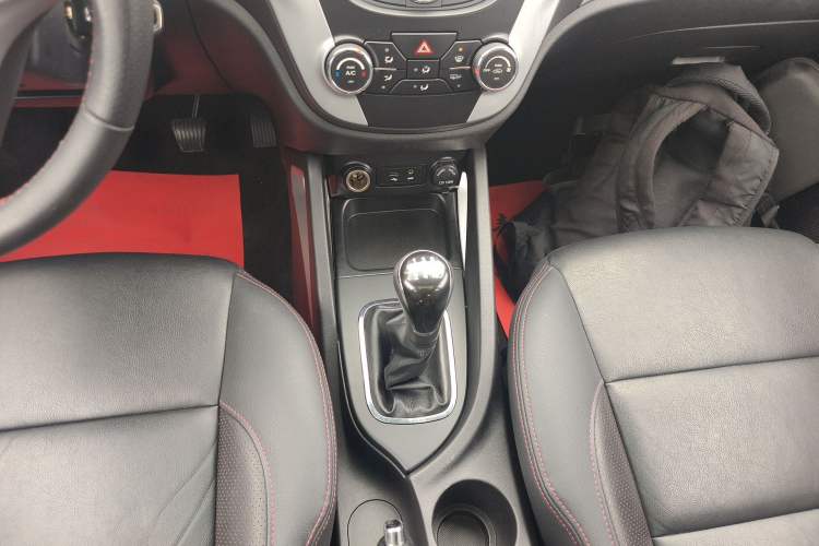 Used CHANGAN CS35 2016 1.6L Manual Luxury Model China V Standard Gear Lever