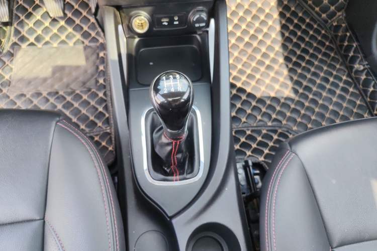 Used CHANGAN CS35 2016 1.6L Manual Luxury Model China V Standard Gear Lever