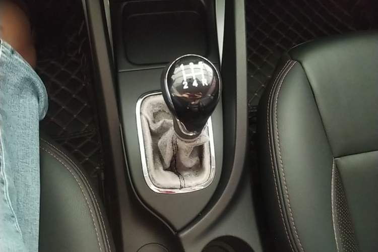 Used CHANGAN CS35 2016 1.6L Manual Luxury Model China IV Standard Gear Lever