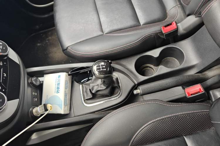 Used CHANGAN CS35 2016 1.6L Manual Luxury Model China V Standard Gear Lever