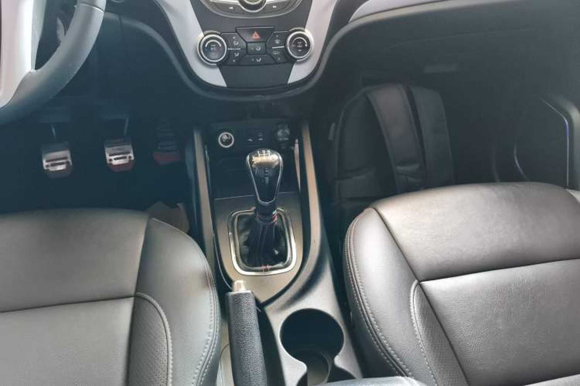 Used CHANGAN CS35 2016 1.6L Manual Luxury Model China V Standard Gear Lever