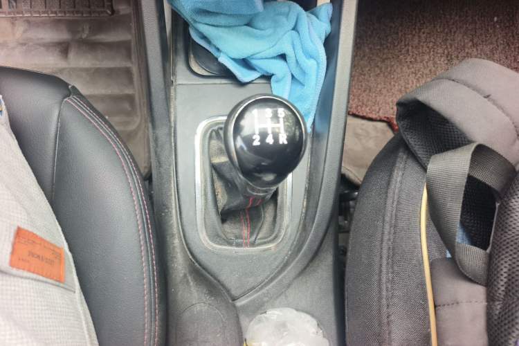 Used CHANGAN CS35 2016 1.6L Manual Luxury Model China V Standard Gear Lever