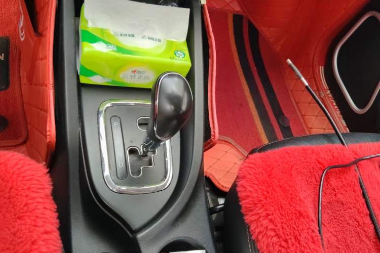 Used CHANGAN CS35 2016 1.6L Automatic Luxury Model China IV Standard Gear Lever