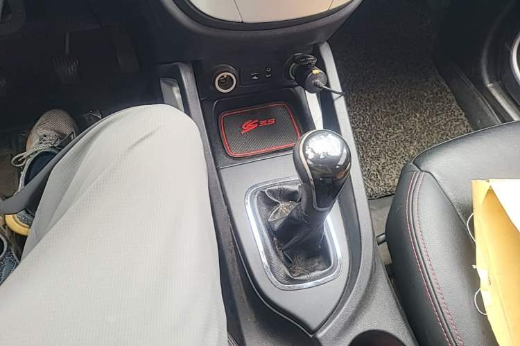 Used CHANGAN CS35 2016 1.6L Manual Luxury Model China IV Standard Gear Lever