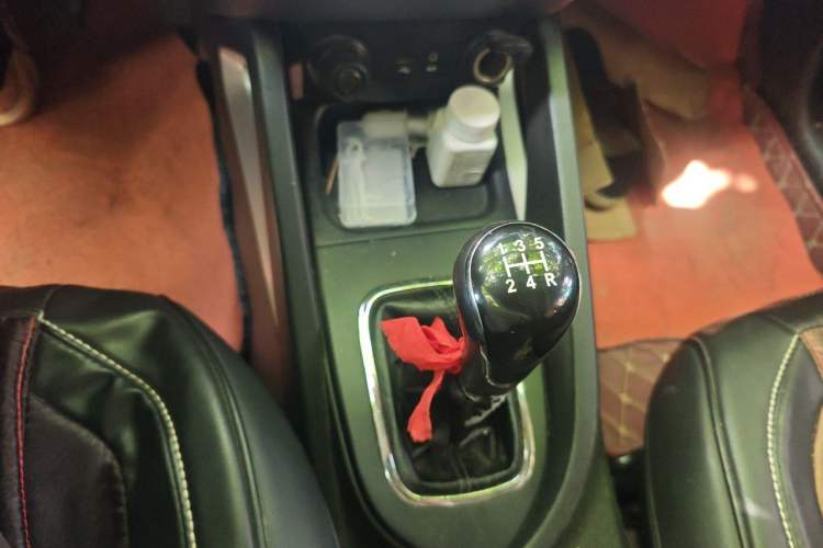 Used CHANGAN CS35 2016 1.6L Manual Luxury Model China V Standard Gear Lever