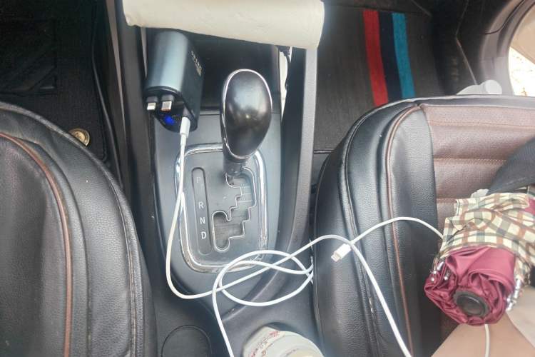Used CHANGAN CS35 2016 1.6L Automatic Luxury Model China IV Standard Gear Lever