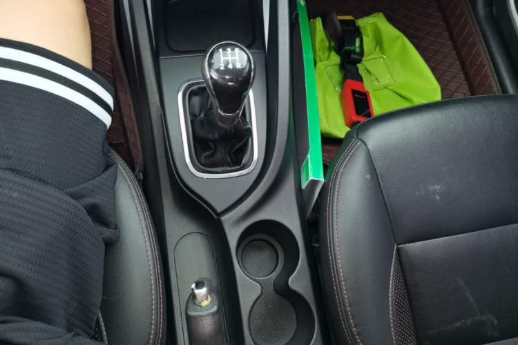 Used CHANGAN CS35 2016 1.6L Manual Luxury Model China IV Standard Gear Lever