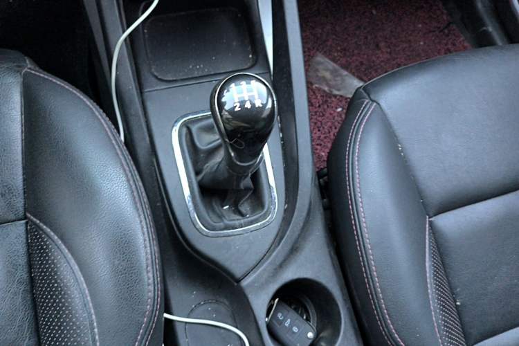Used CHANGAN CS35 2016 1.6L Manual Luxury Model China V Standard Gear Lever