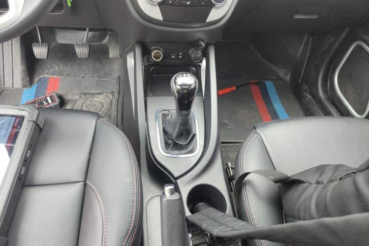 Used CHANGAN CS35 2016 1.6L Manual Luxury Model China IV Standard Gear Lever