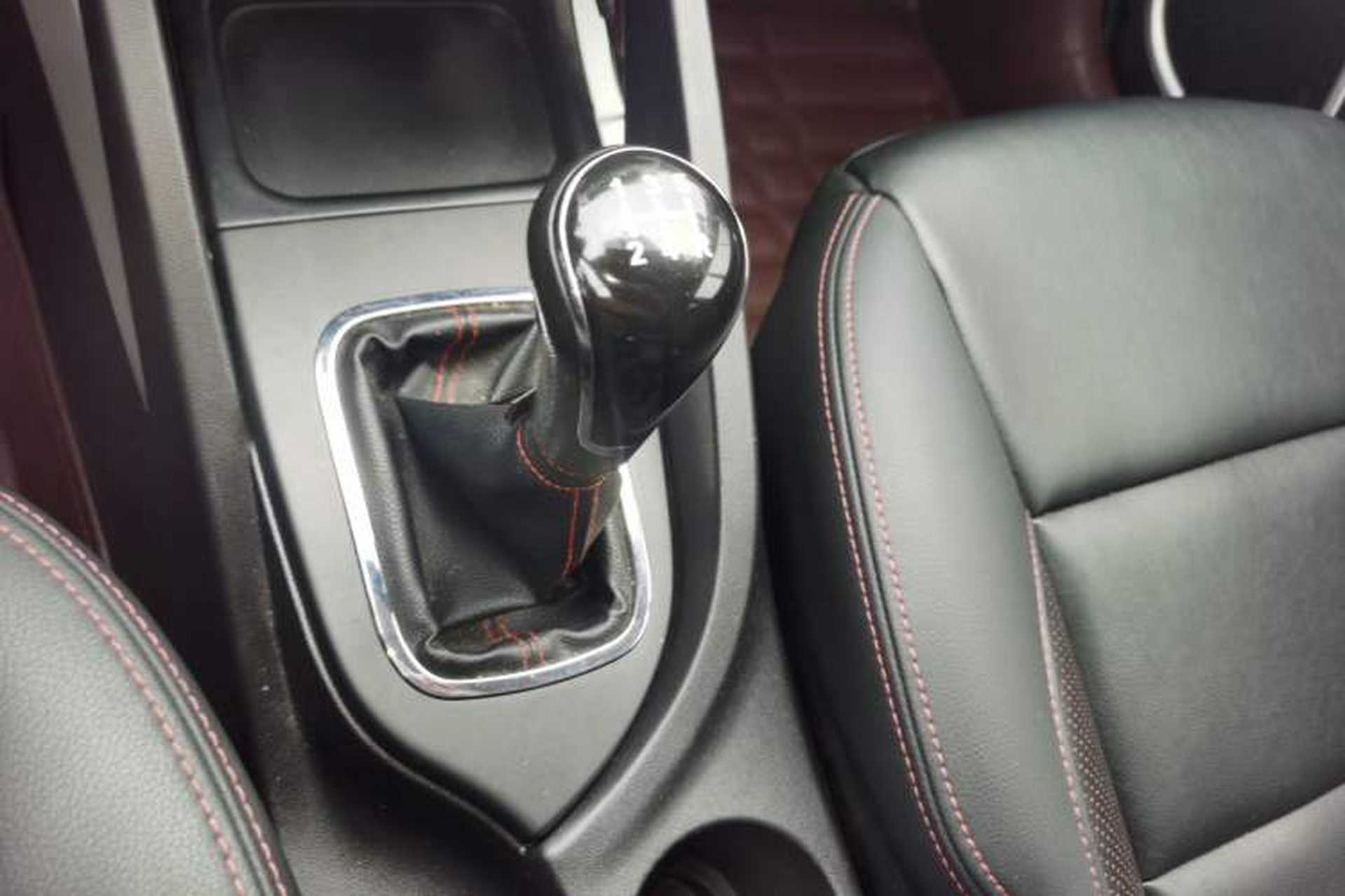 Used CHANGAN CS35 2016 1.6L Manual Luxury Model China V Standard Gear Lever