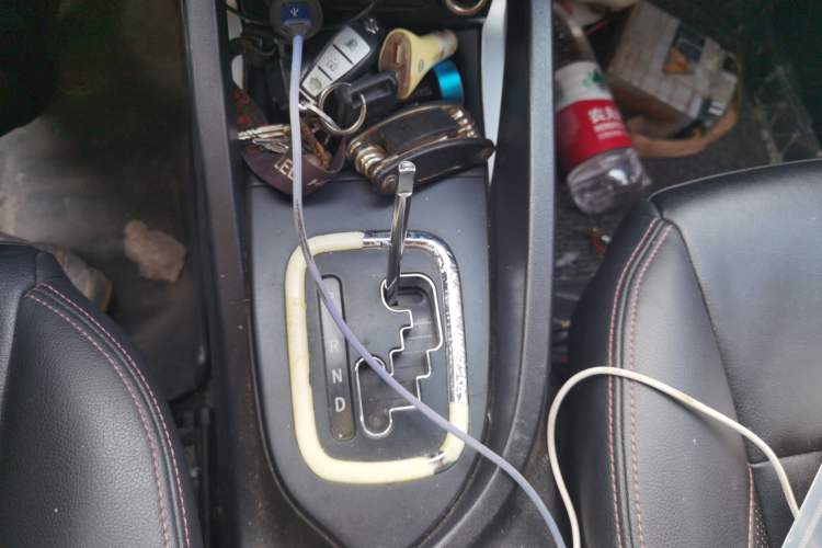 Used CHANGAN CS35 2016 1.6L Automatic Luxury Model China IV Standard Gear Lever