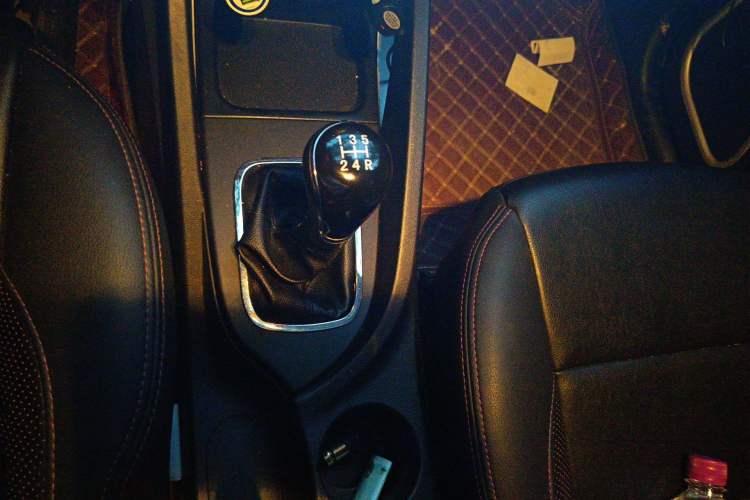 Used CHANGAN CS35 2016 1.6L Manual Luxury Model China IV Standard Gear Lever