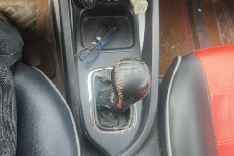 Used CHANGAN CS35 2016 1.6L Manual Luxury Model China IV Standard Gear Lever