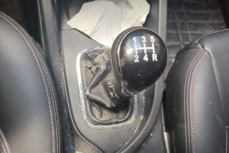 Used CHANGAN CS35 2016 1.6L Manual Luxury Model China IV Standard Gear Lever