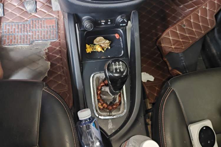 Used CHANGAN CS35 2016 1.6L Manual Luxury Model China IV Standard Gear Lever