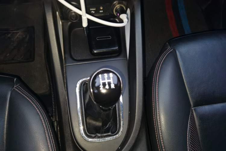 Used CHANGAN CS35 2016 1.6L Manual Luxury Model China IV Standard Gear Lever
