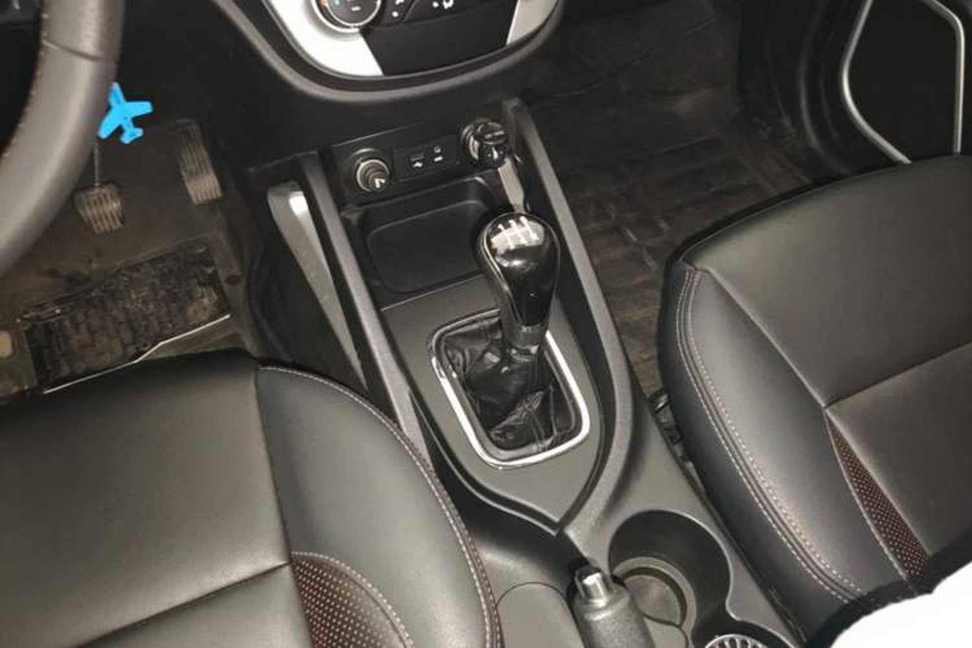 Used CHANGAN CS35 2016 1.6L Manual Luxury Model China V Standard Gear Lever