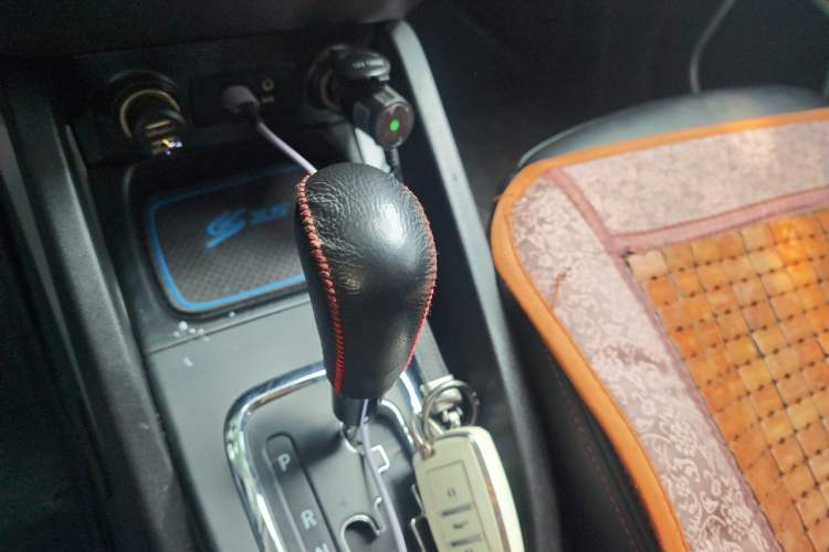 Used CHANGAN CS35 2016 1.6L Automatic Prestige Model China IV Standard Gear Lever