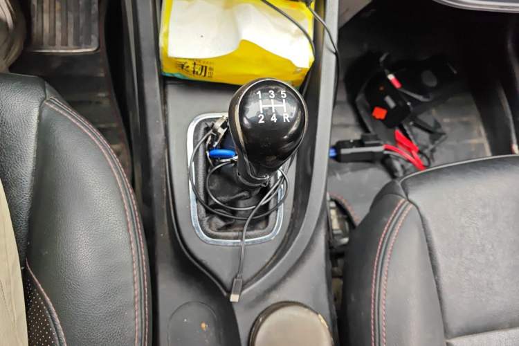 Used CHANGAN CS35 2016 1.6L Manual Luxury Model China IV Gear Lever