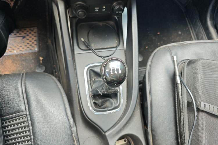 Used CHANGAN CS35 2016 1.6L Manual Luxury Model China IV Standard Gear Lever