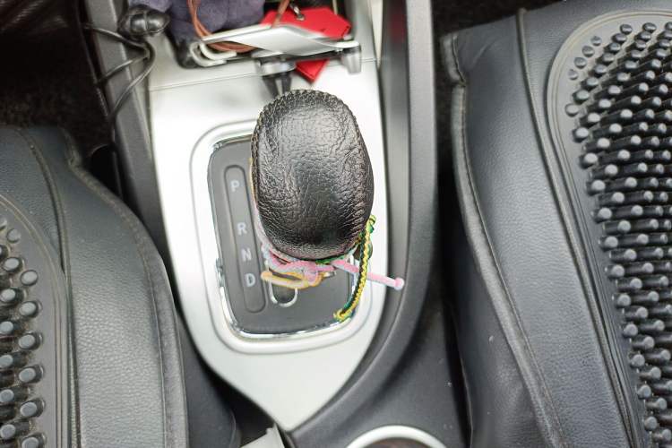 Used CHANGAN CS35 2016 1.6L Automatic Luxury Model China V Standard Gear Lever