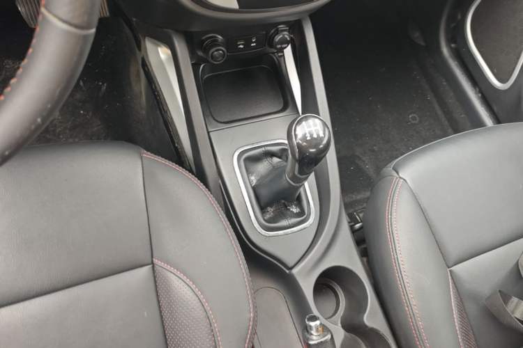 Used CHANGAN CS35 2016 1.6L Manual Luxury Model China V Standard Gear Lever