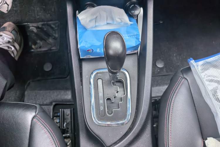 Used CHANGAN CS35 2016 1.6L Automatic Luxury Model China IV Standard Gear Lever