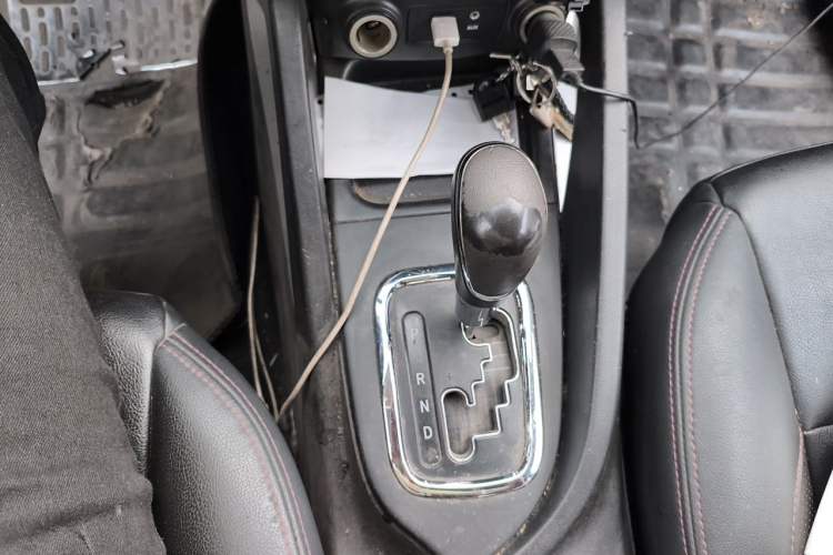 Used CHANGAN CS35 2016 1.6L Automatic Luxury Model China IV Standard Gear Lever