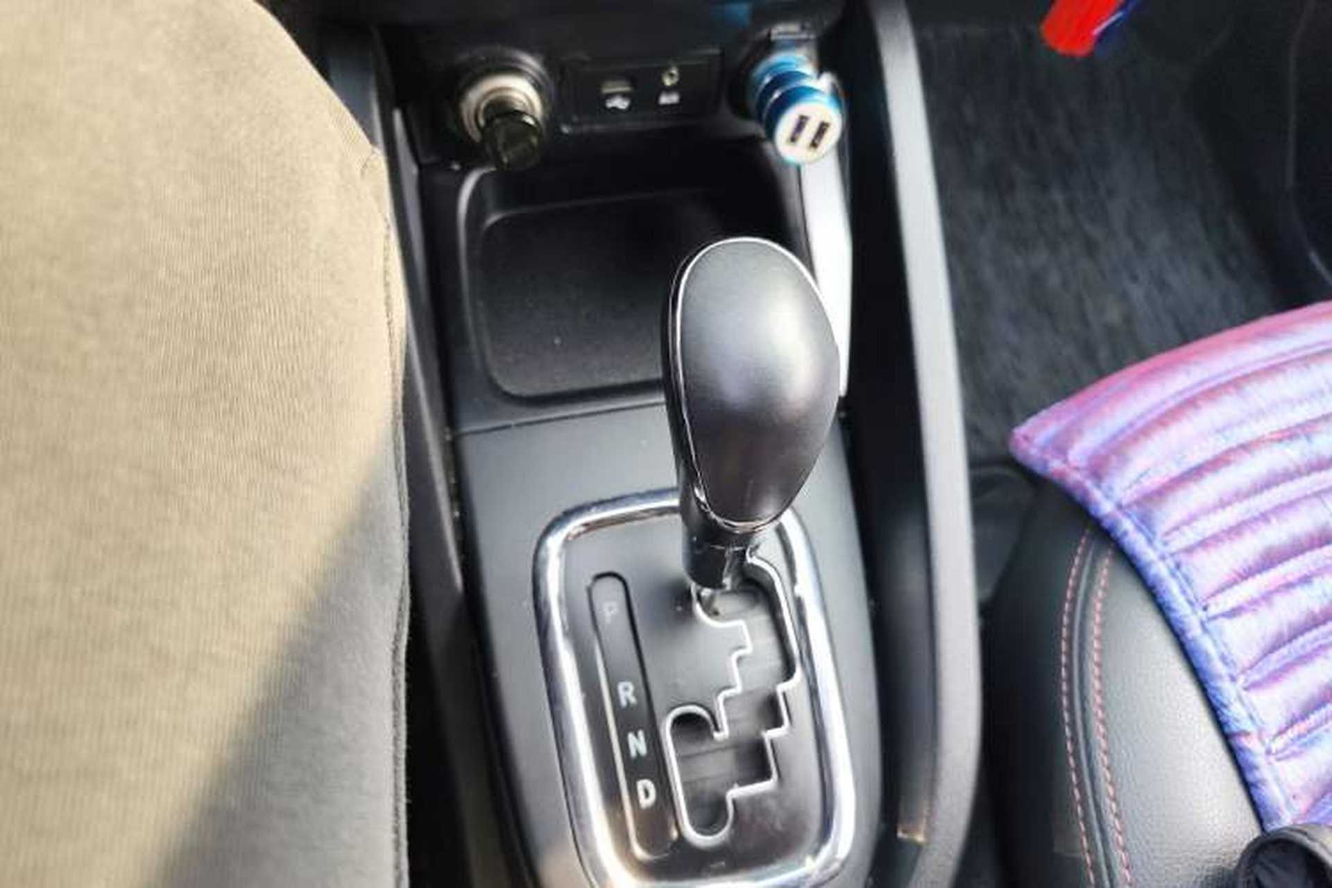 Used CHANGAN CS35 2016 1.6L Automatic Luxury Model China V Standard Gear Lever