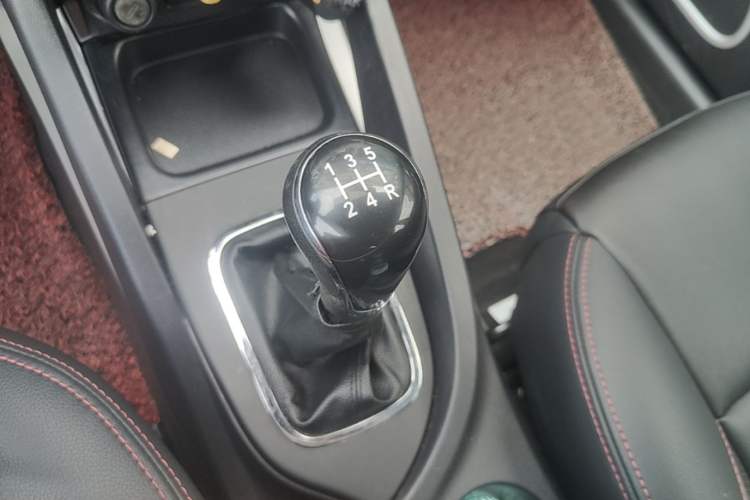 Used CHANGAN CS35 2016 1.6L Manual Luxury Model China V Standard Gear Lever