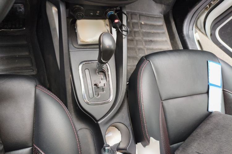 Used CHANGAN CS35 2016 1.6L Automatic Luxury Model China IV Standard Gear Lever