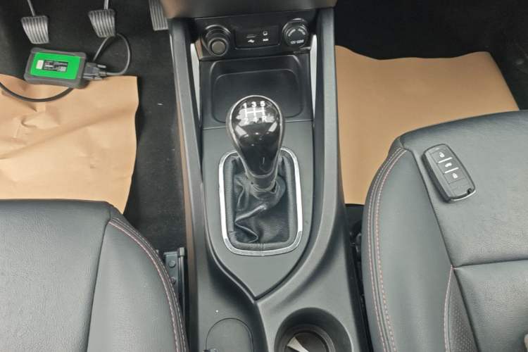 Used CHANGAN CS35 2016 1.6L Manual Luxury Model China IV Gear Lever