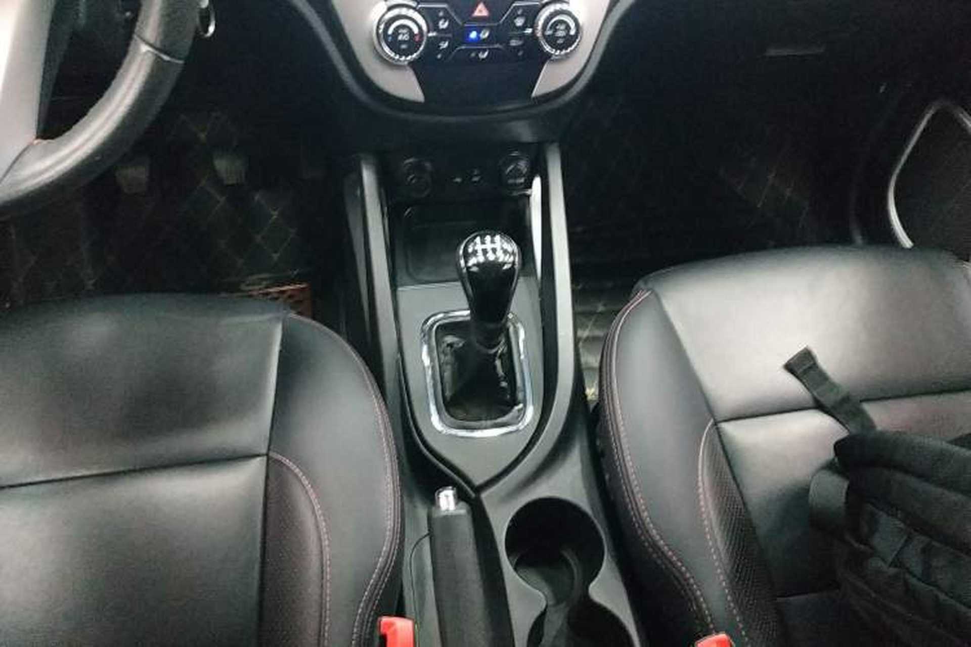 Used CHANGAN CS35 2016 1.6L Manual Luxury Model China V Standard Gear Lever