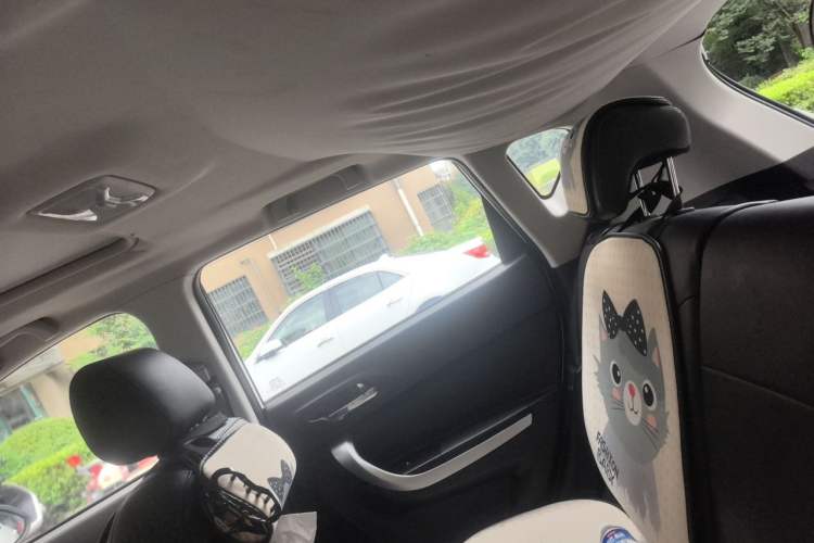 Used CHANGAN CS35 2016 1.6L Automatic Luxury Model China IV Standard Headliner