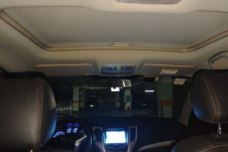 Used CHANGAN CS35 2016 1.6L Manual Luxury Model China V Standard Headliner