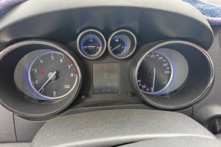 Used CHANGAN CS35 2016 1.6L Manual Luxury Model China V Standard Instrument Cluster