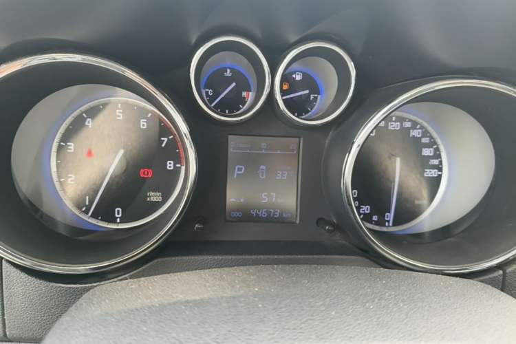 Used CHANGAN CS35 2016 1.6L Automatic Luxury Model China IV Standard Instrument Cluster