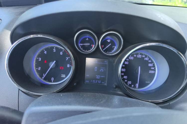 Used CHANGAN CS35 2016 1.6L Manual Luxury Model China IV Standard Instrument Cluster