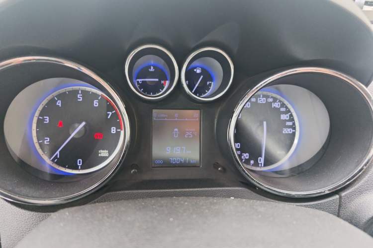 Used CHANGAN CS35 2016 1.6L Manual Luxury Model China IV Standard Instrument Cluster