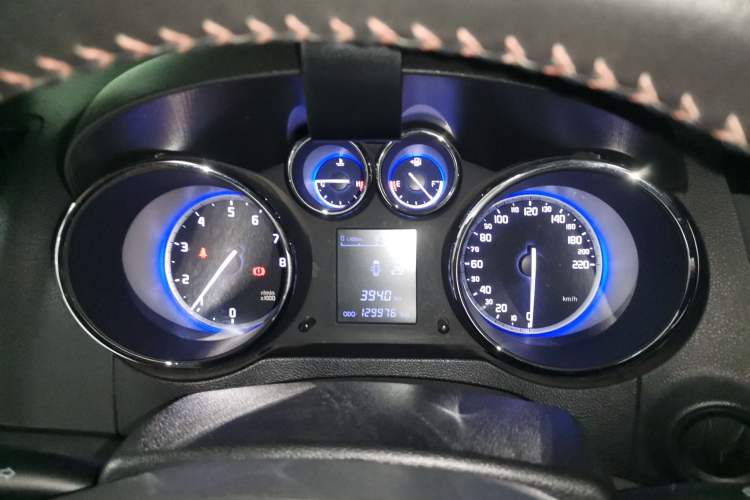 Used CHANGAN CS35 2016 1.6L Manual Luxury Model China IV Standard Instrument Cluster