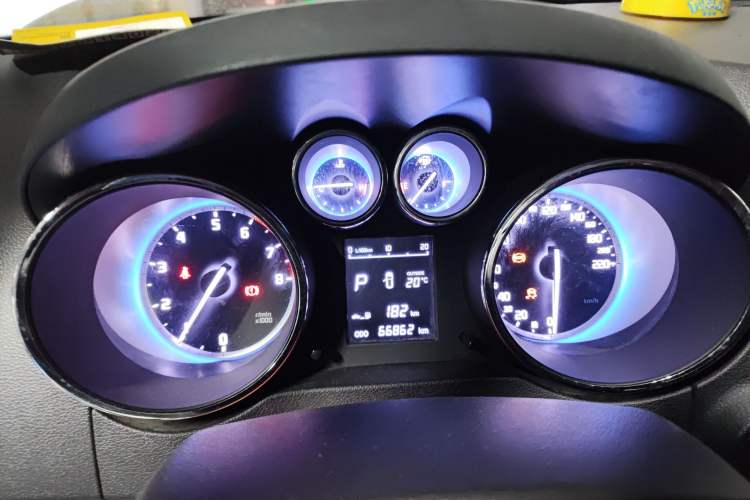 Used CHANGAN CS35 2016 1.6L Automatic Luxury Model China IV Standard Instrument Cluster