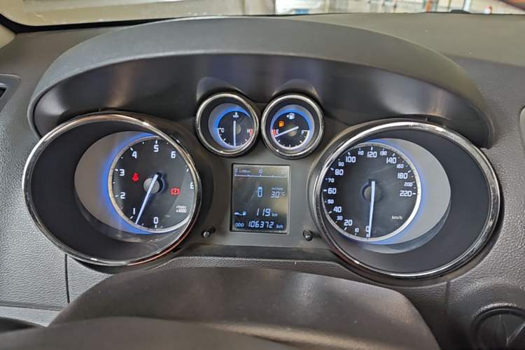 Used CHANGAN CS35 2016 1.6L Manual Luxury Model China IV Standard Instrument Cluster
