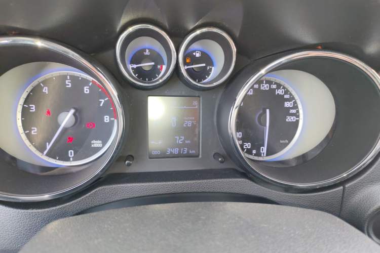 Used CHANGAN CS35 2016 1.6L Automatic Luxury Model China V Standard Instrument Cluster