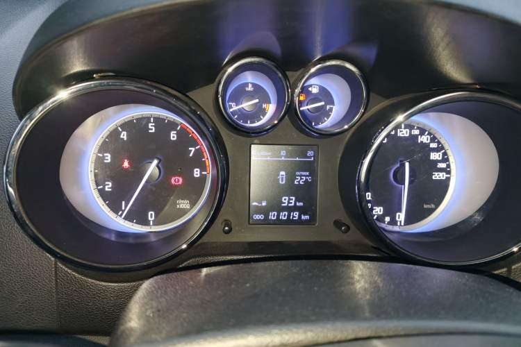 Used CHANGAN CS35 2016 1.6L Manual Luxury Model China IV Standard Instrument Cluster