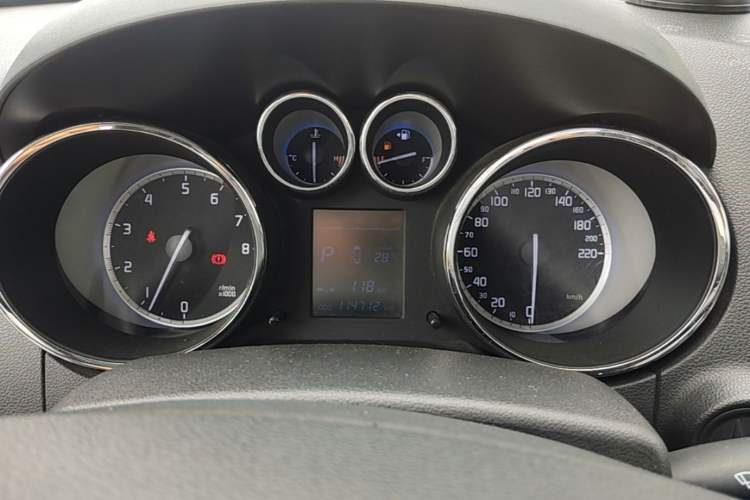 Used CHANGAN CS35 2016 1.6L Automatic Luxury Model China V Standard Instrument Cluster