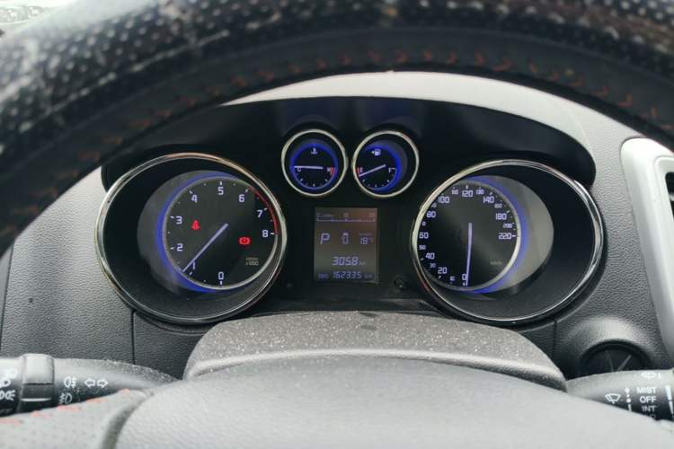 Used CHANGAN CS35 2016 1.6L Automatic Luxury Model China IV Standard Instrument Cluster
